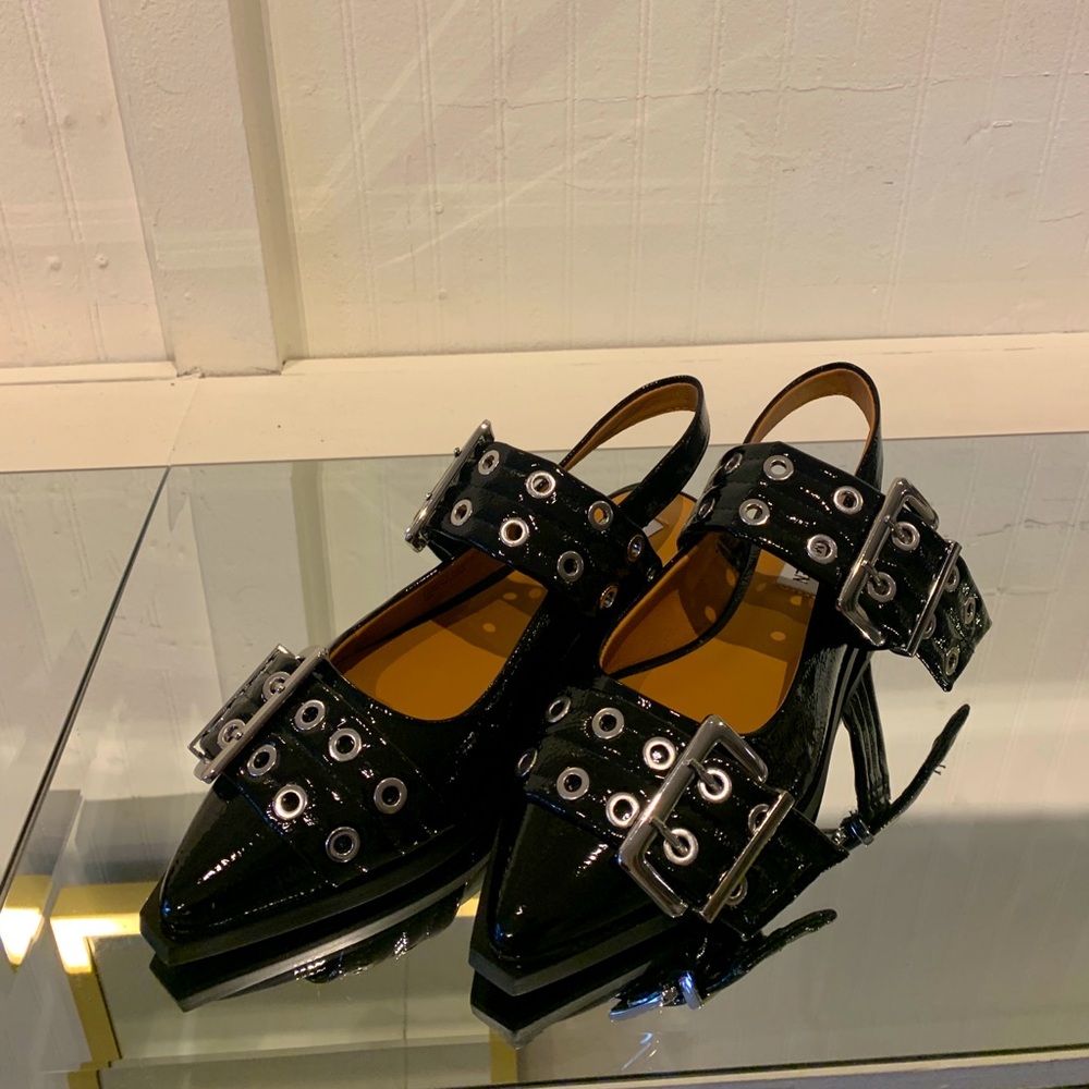 STEVE MADDEN Brand New, with box